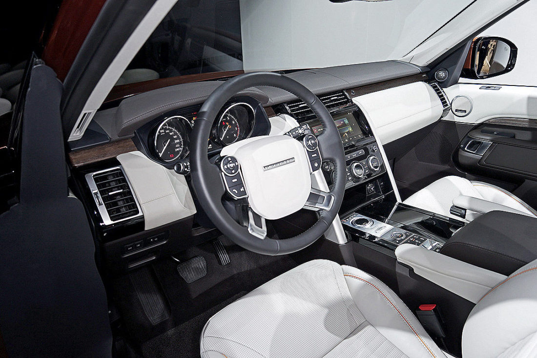 Land-Rover-Discovery-2017