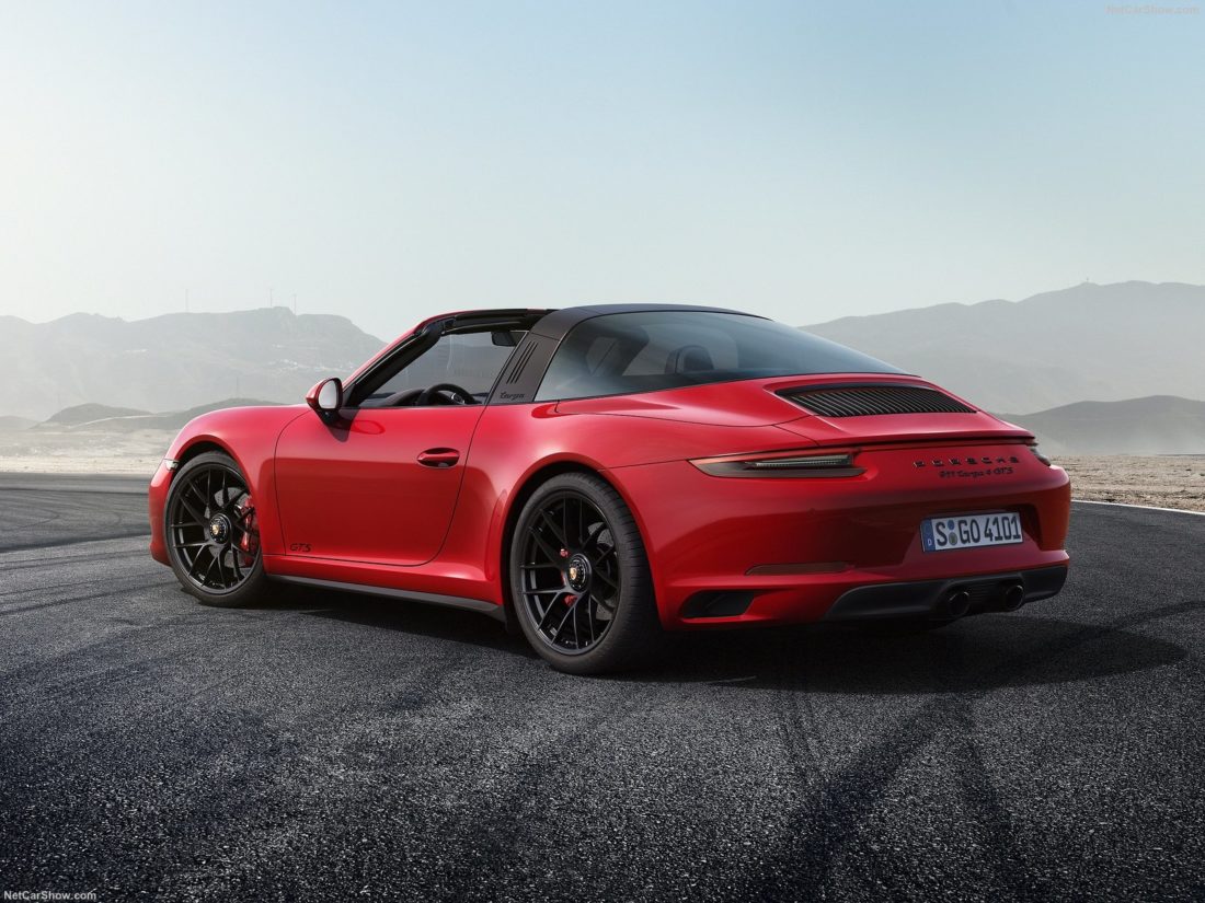 Porsche-911_GTS-2018-1600-08